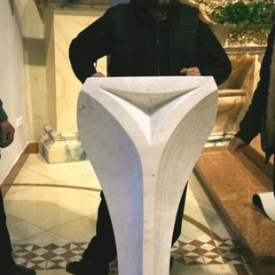 Pulpito maketą sukūrė Arvydas Bumblys ir dizaineris Sigitas Danielius