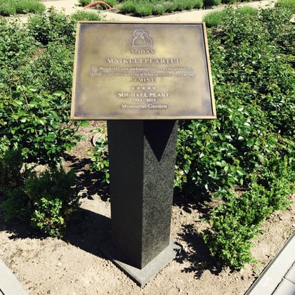 Memorilainė lenta. Maketavivo darbus atliko Indrė Bumblytė ir Arvydas Bumblys