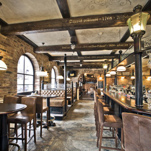 Restoranas ,,Storas katinas" dekoratyvinis dažymas ir plytelių dekoratyvinis pjaustymas