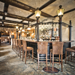 Restoranas ,,Storas katinas" dekoratyvinis dažymas ir plytelių dekoratyvinis pjaustymas