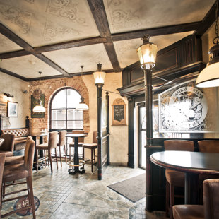 Restoranas ,,Storas katinas" dekoratyvinis dažymas ir plytelių dekoratyvinis pjaustymas