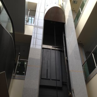 ,,Mega plaza'' granito dirbiniai