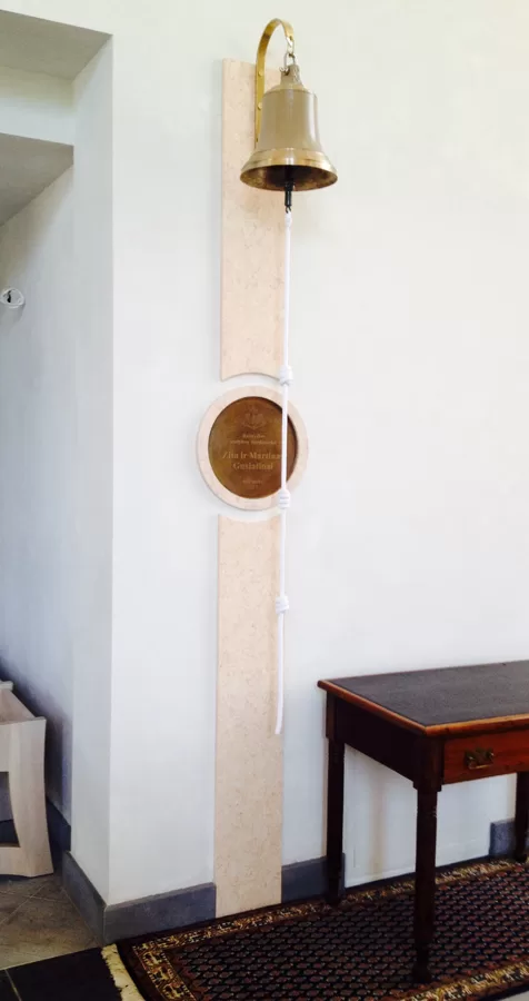 Akmens dirbinio autorius - Arvydas Bumblys. Šv. Pranciškaus Asyžiečio bažnyčia.